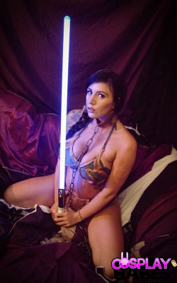Star Wars hottie Leia
